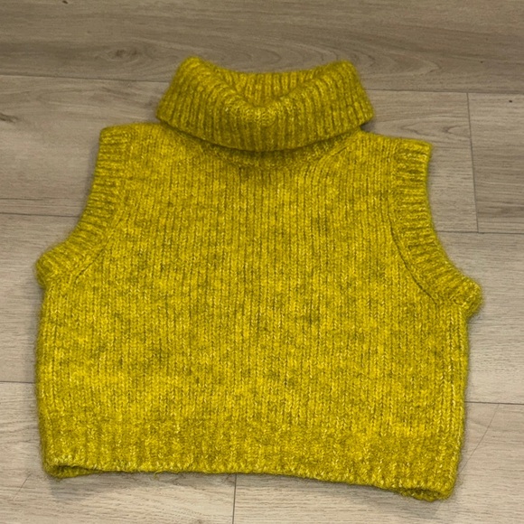 & Other Stories Los Angeles Atelier Alpaca Wool Blend Sweater Vest - Picture 2 of 3